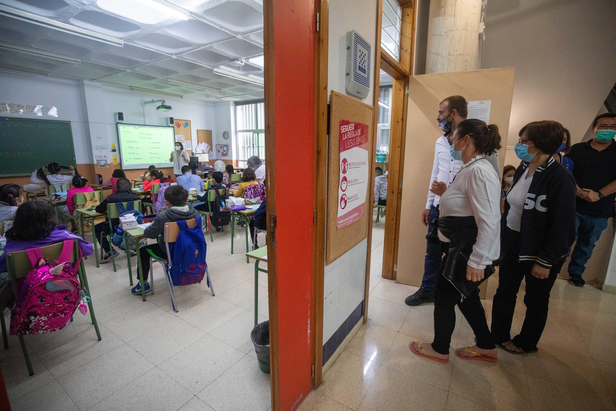 Encuentro de culturas entre padres y alumnos en Son Canals