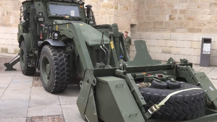 VÍDEO | Exhibición de material militar en Zamora y exposición  &quot;Soldados: de Mostar a la Ruta Lithium&quot;