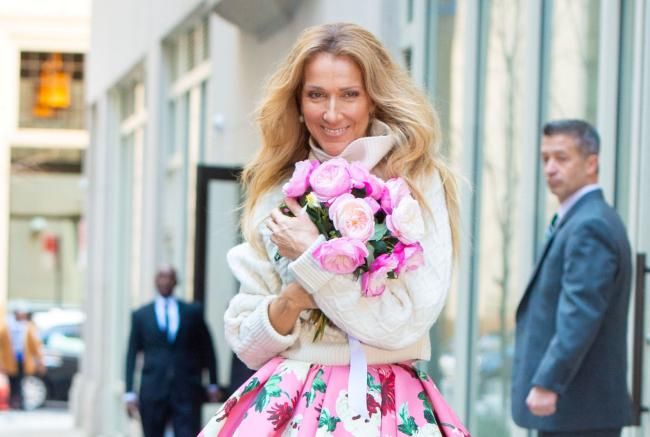 Celine Dion, con un vestido a lo Carrie Bradshaw en Nueva York.