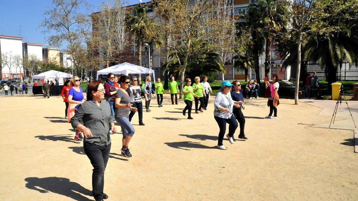 Imagen de la iniciativa 'Cornellà a peu' celebrada el año pasado en la ciudad