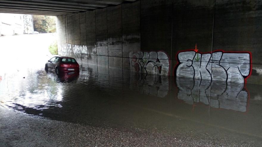 La lluvia vuelve a inundar Balaídos y deja un reguero de incidencias en Vigo