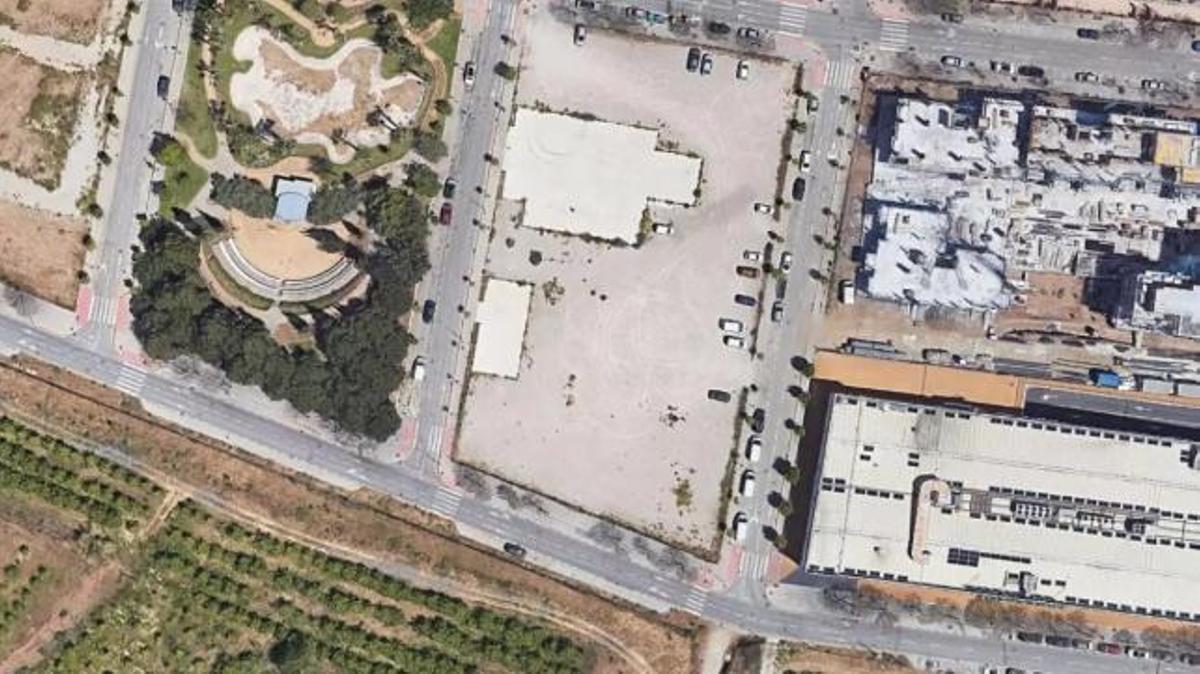 El polideportivo de Campanillas se proyecta en el solar central