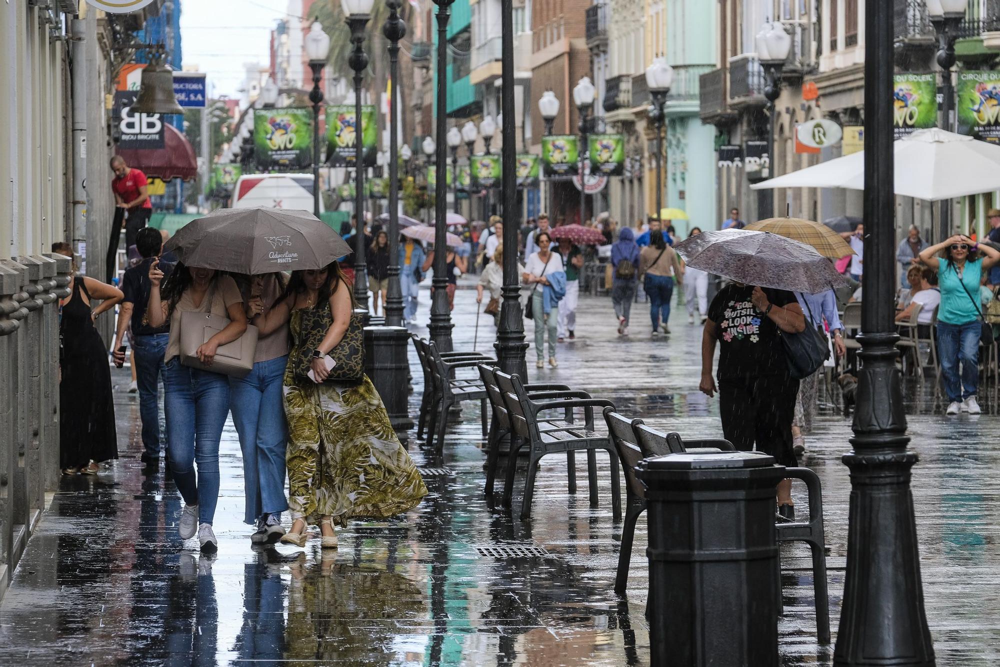 Lluvias en la calle Triana (9/05/2023)