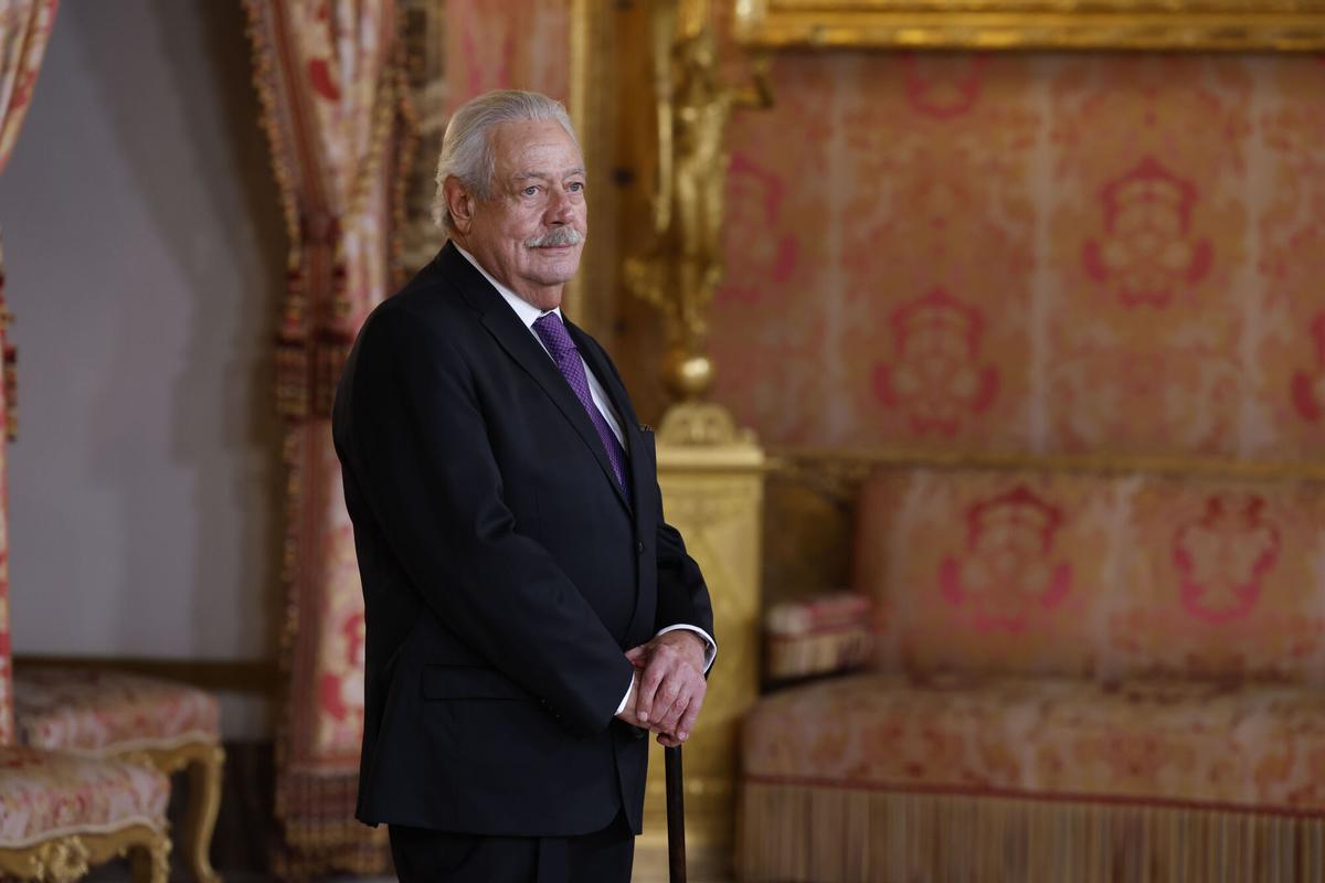 MADRID, 22/04/2026.- El escritor mexicano Gonzalo Celorio, galardonado con el Premio Cervantes 2025, antes del almuerzo ofrecido por los Reyes Felipe VI y Letizia a una representación del mundo de las letras, con ocasión de la entrega del máximo galardón de las letras en español, este miércoles en el Palacio Real de Madrid. EFE/ Mariscal
