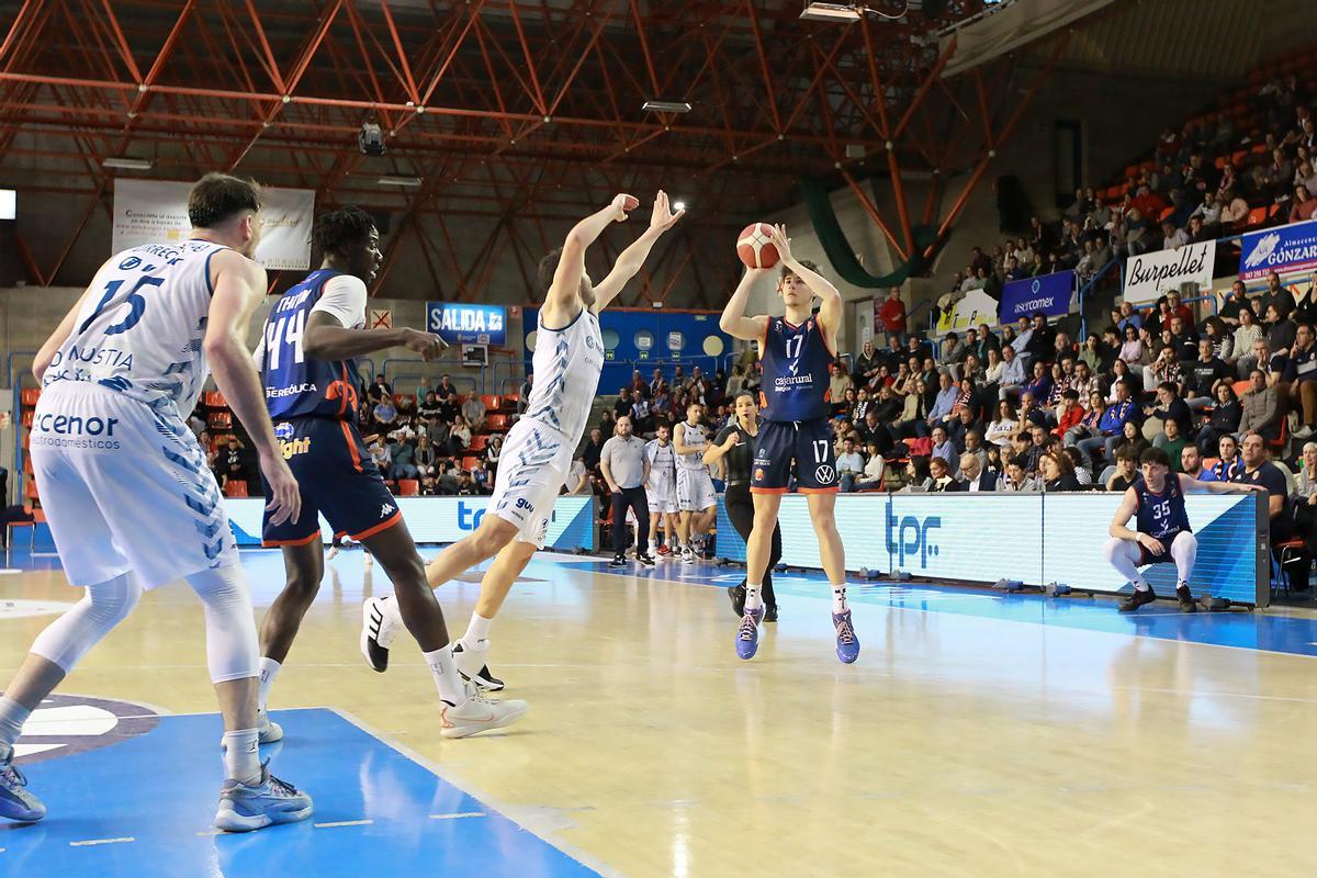Mario Saint-Supéry, en el play off de ascenso ante el Guipuzkoa Basket.
