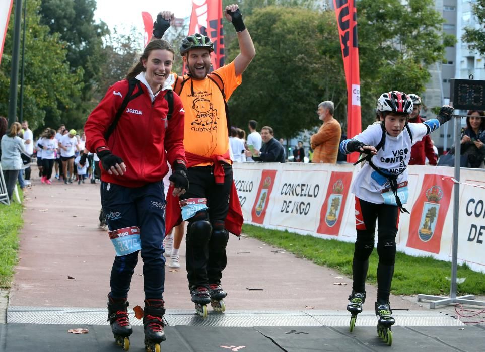 Más de 3.500 personas participan esta mañana la Carrera Vigo Contra el Cáncer.