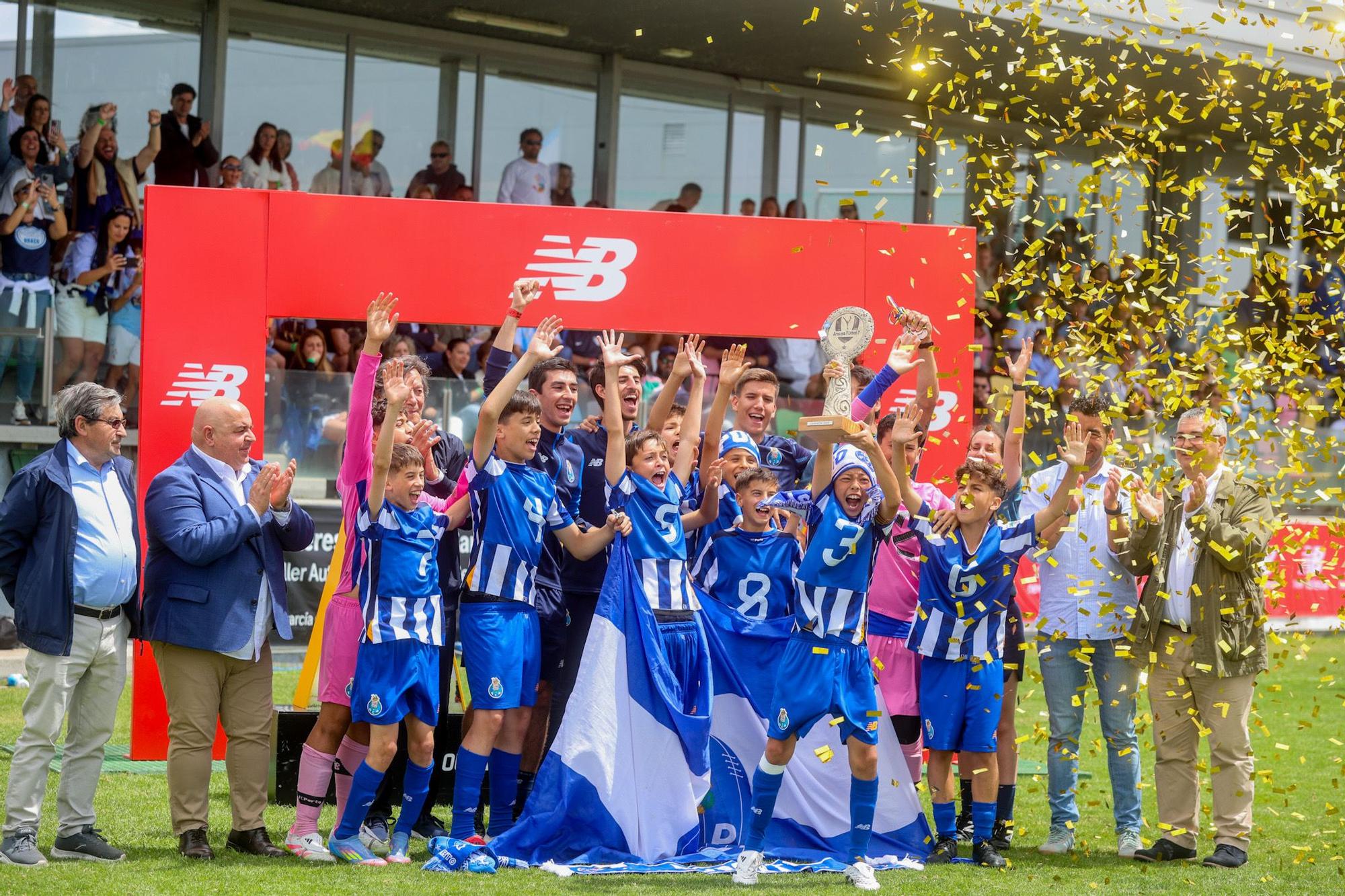 El Porto se lleva el primer título de Arousa Fútbol 7 a Portugal