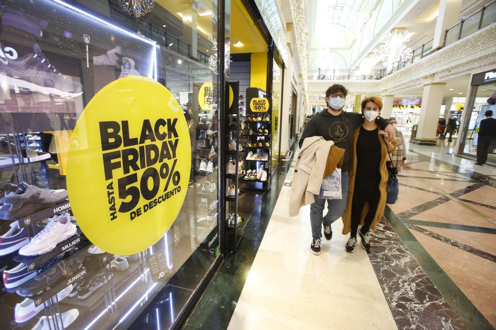 Así está siendo la jornada del Black Friday en Alicante