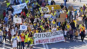 Pares d’una escola prop de l’AP-7 demanen mantenir el bus escolar
