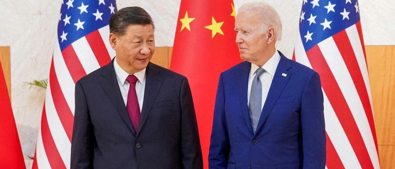 El presidente chino, Xi Jinping, y el de EEUU, Joe Biden, durante la cumbre del G20 de Bali, el pasado 14 de noviembre.
