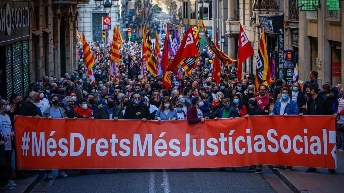 Manifestación de CCOO y UGT para exigir mejores sueldos.