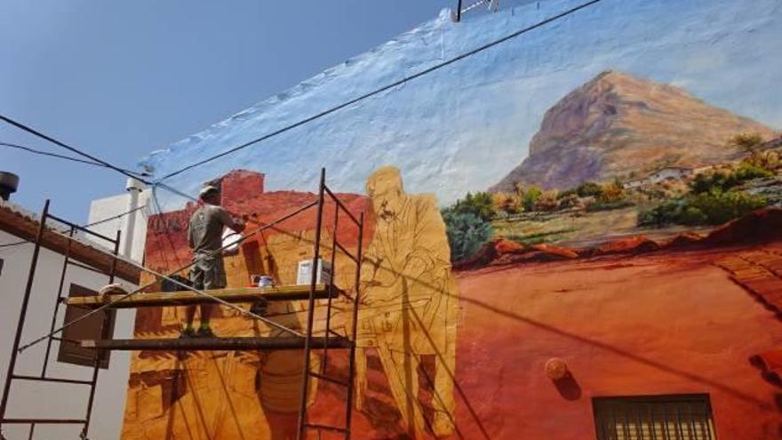 Un gran mural del artista Víctor Goicoetxea rescata la artesanía del barro en Xàbia