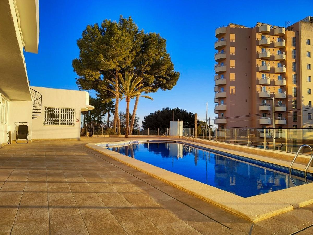 Terraza con piscina comunitaria, en la estudio de Sant Agustí, en Palma