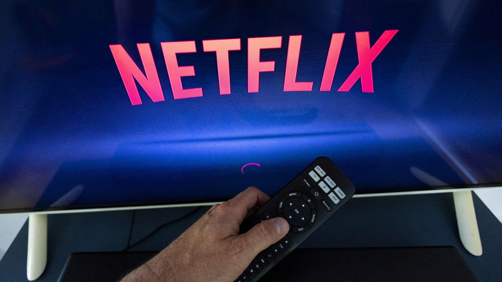 Logo de Netflix en un televisor