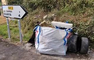 Basura fuera de los contenedores y vertederos ilegales en Grado: el Ayuntamiento recuerda que incumplir las normativas conlleva sanciones
