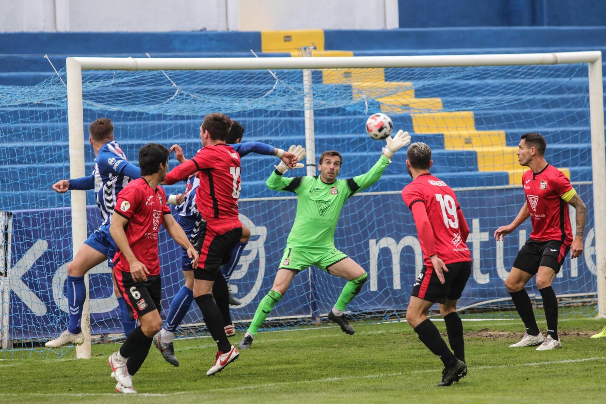 El Alcoyano se lleva los tres puntos ante La Nucía