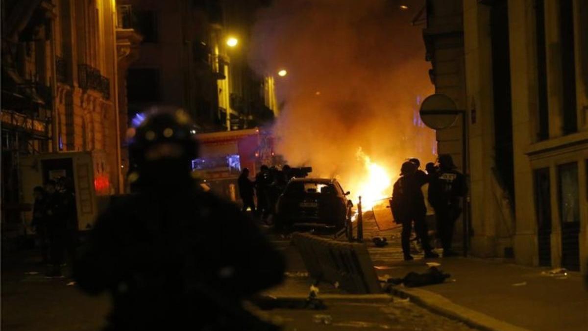 paris-enfrentamientos-policia-psg