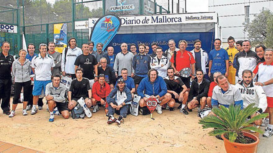 Foto de familia de los participantes en el Pro-Am.