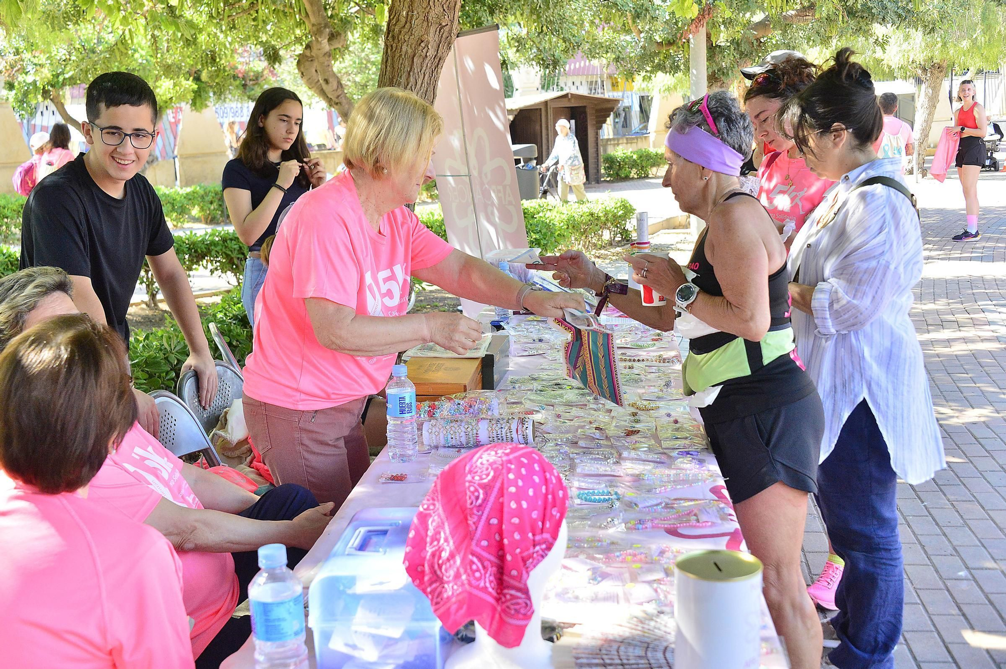 Carrera solidaria organizada por  QUIRÓNSALUD en beneficio de la asociación AFECÁNCER