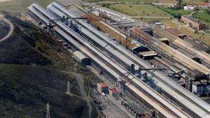 Alcoa es va arrogar durant 21 anys la propietat del sòl públic on s’aixeca la fàbrica