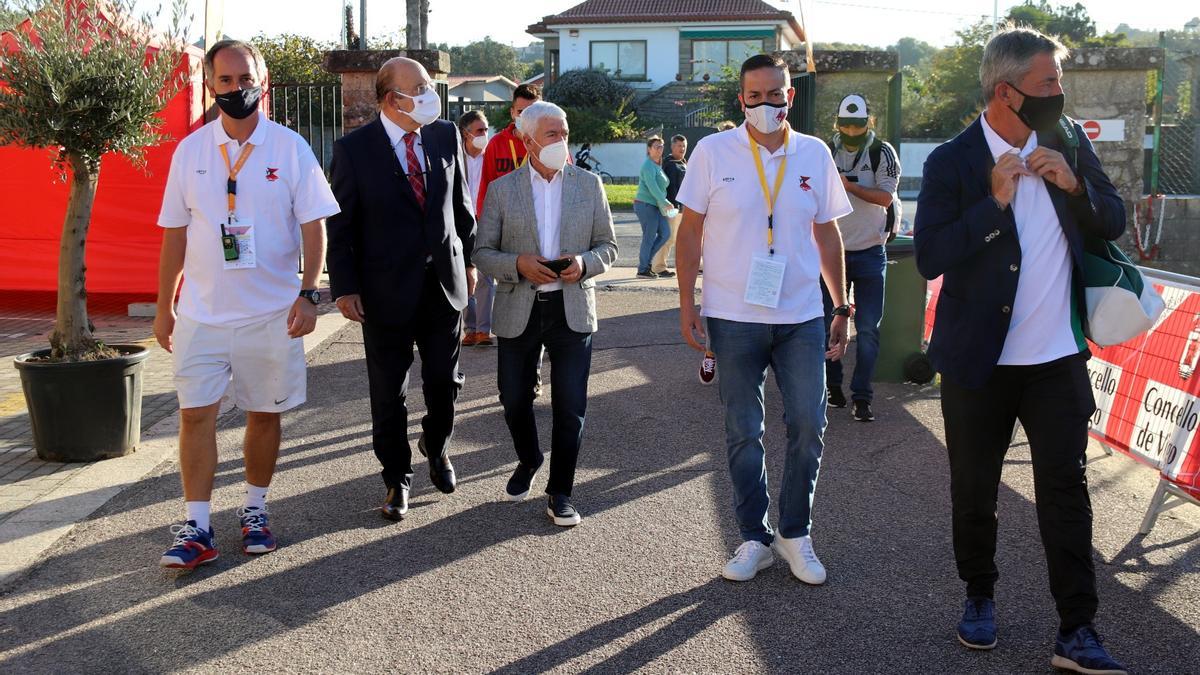 El presidente de la Federación Española, en su visita a las instalaciones de Samil.