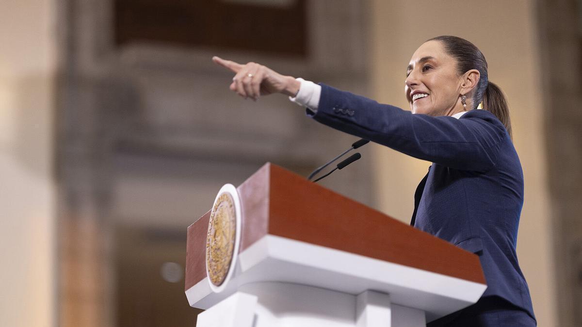 La presidenta de México, Claudia Sheinbaum, durante una rueda de prensa, en el Palacio Nacional, a 3 de febrero de 2025, en Ciudad de México (México). Sheinbaum, ha anunciado que su homólogo estadounidense, Donald Trump, se ha comprometido a pausar durante un mes los aranceles del 25 por ciento que debían entrar en vigor este martes. 03 FEBRERO 2025 Gobierno de México 03/02/2025. CLAUDIA SHEINBAUM;Gobierno de México