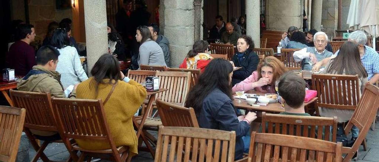 Terrazas en la plaza de A Verdura. // Rafa Vázquez