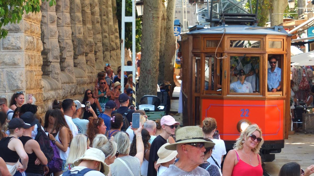 Delegación del Gobierno autoriza la manifestación contra la turistificación de Sóller del 8 de agosto