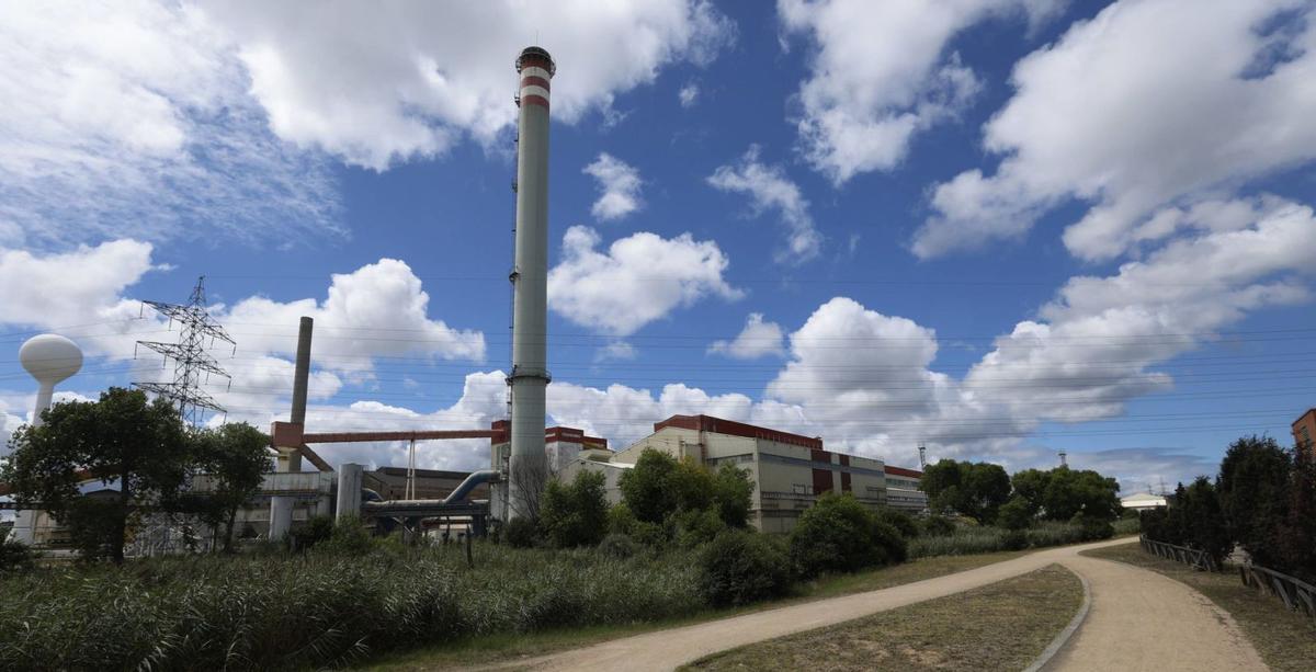 La nave actual del horno float del complejo fabril de Saint-Gobain en La Maruca. | LUISMA MURIAS