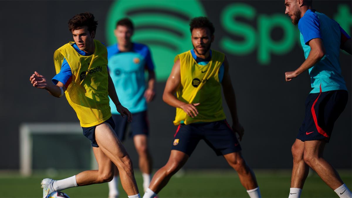 Riqui Puig y Braithwaite, en un entrenamiento del Barça