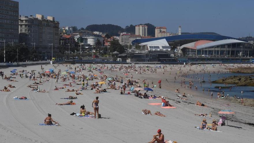 Las altas temperaturas mantendrán en alerta zonas del interior que superarán los 36 grados