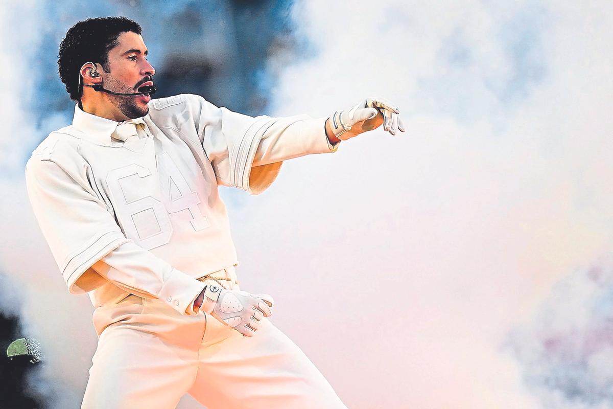 Bad Bunny, en un momento de su espectáculo en la Super Bowl.