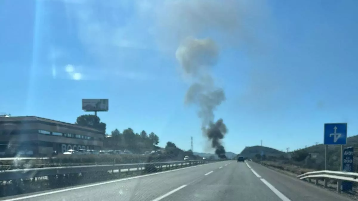 Accidente en la A-31 y 41 incidencias en 16 carreteras de Alicante: estos son los puntos con más problemas este martes