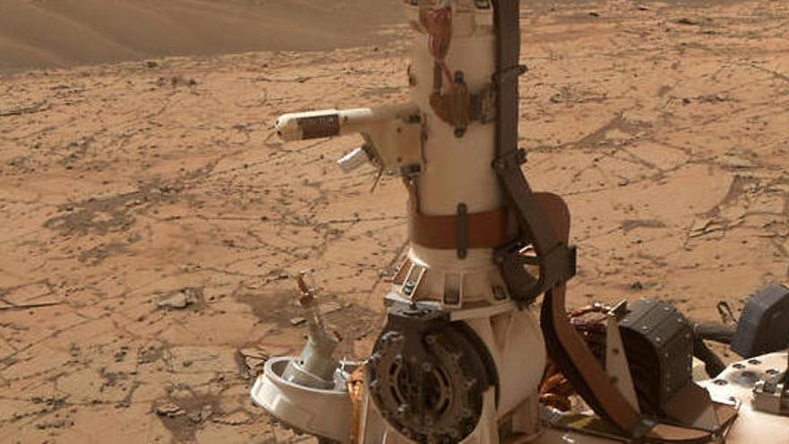 Imagen del robot &#039;Curiosity&#039; en Marte.