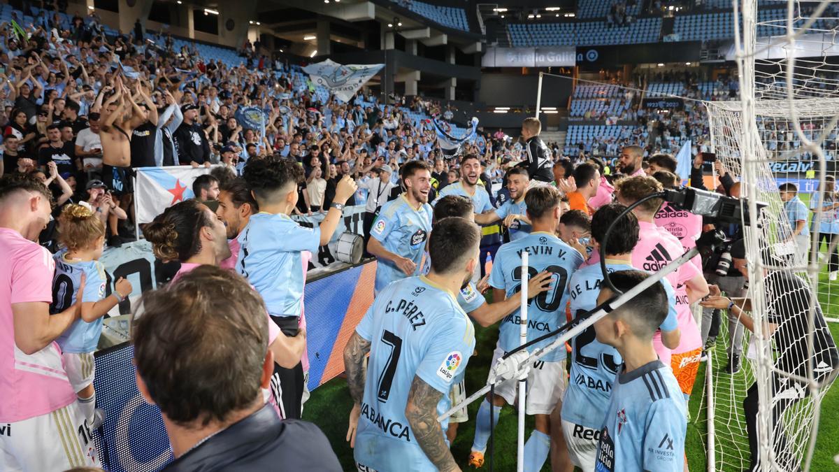 Lágrimas de felicidad en Balaídos: otro final de temporada agónico del Celta