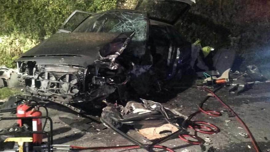 Estado en el que quedó uno de los vehículos accidentados en Caroyas.