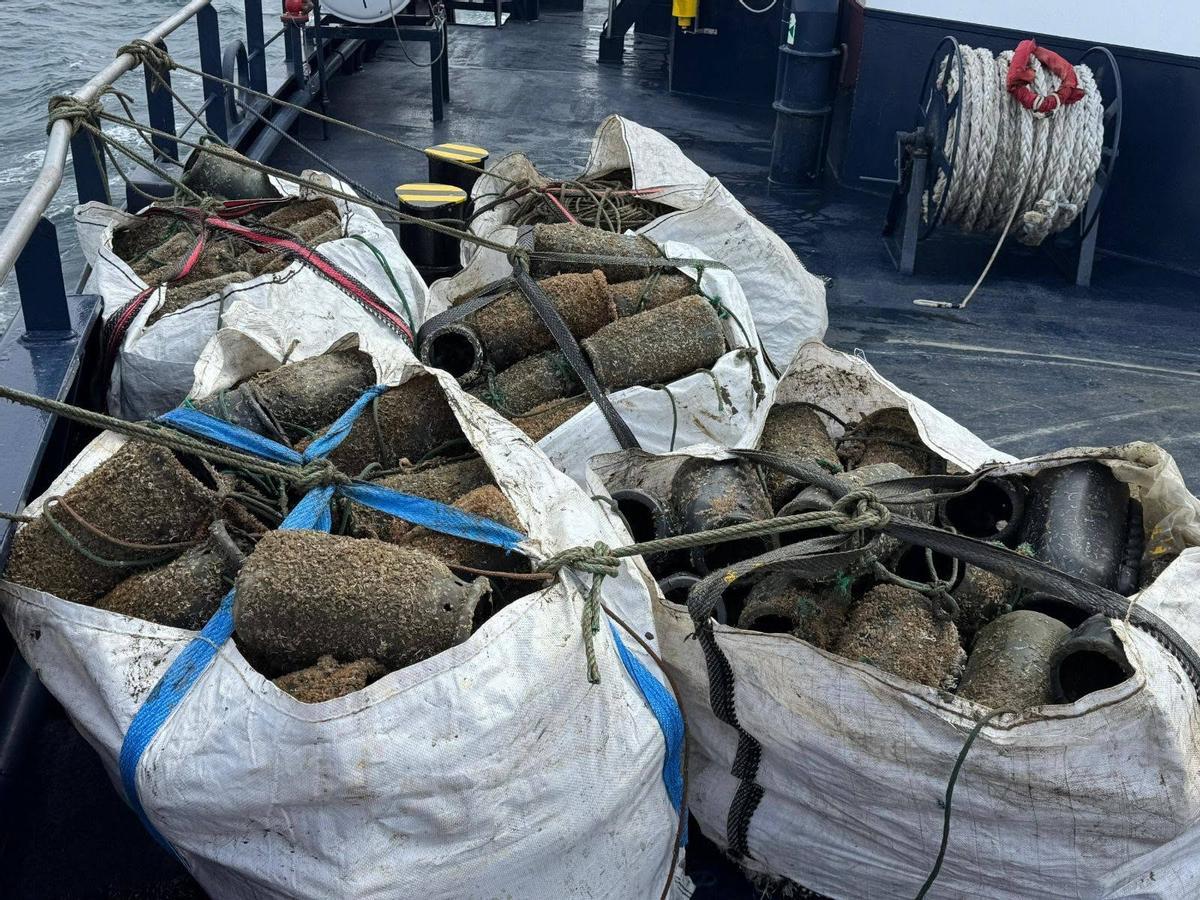 Las impactantes imágenes del cuaderno de bitácora de los 'pescadores' de furtivos