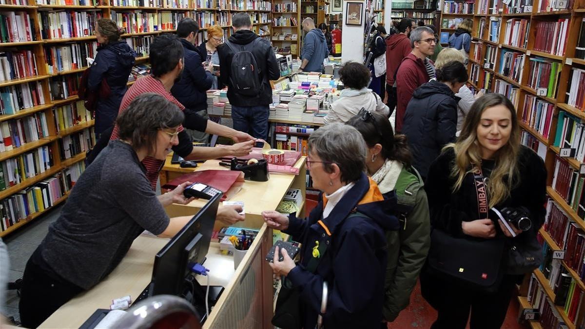 Una librería de Barcelona, en la diada de Sant Jordi