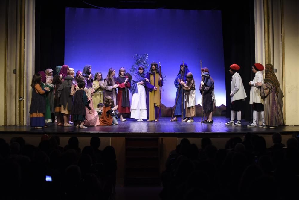 Representació dels Pastorets a la sala Els Carlins de Manresa