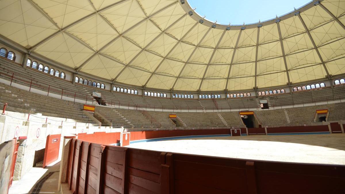 Vista de la plaza de toros de Pontevedra. // G. Santos