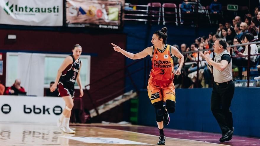 El Valencia BC viste la Liga Regular de taronja (64-83)