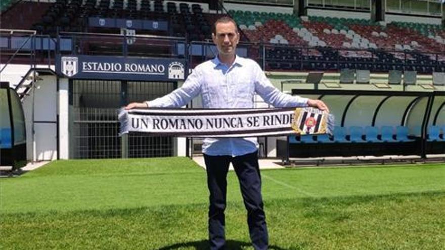 Dani Mori aboga para el Mérida por un fútbol atractivo en el Romano