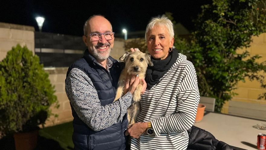 El emocionante reencuentro del perro Chispi con su familia tras doce días desaparecido en Zamora