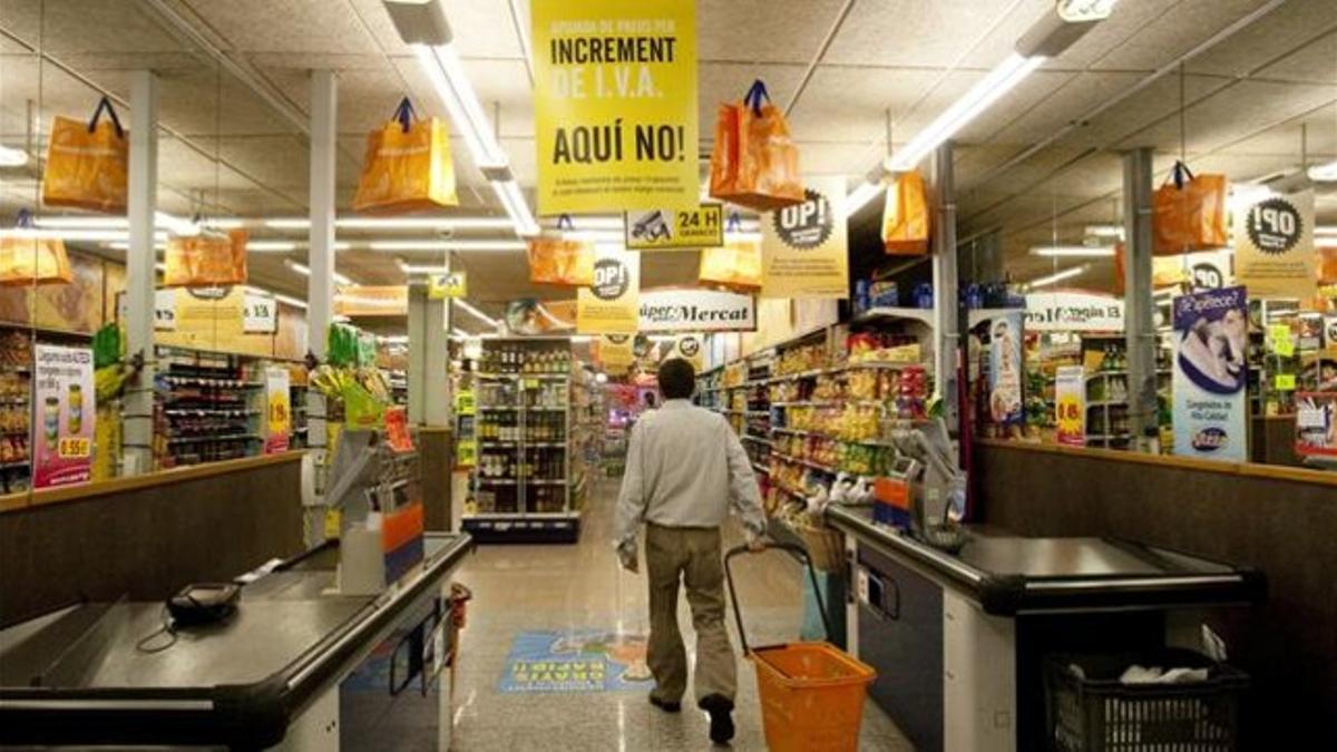 Un supermercado anuncia que no repercutira la subida del IVA en los precios.