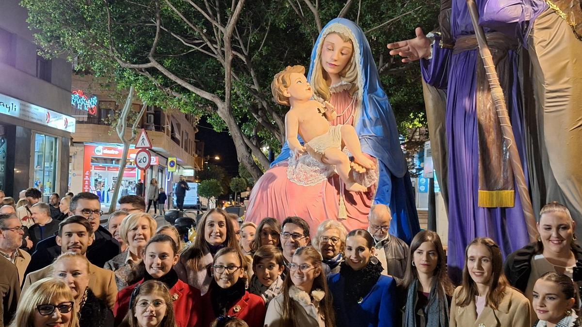 Inauguración del belén gigante de San Vicente del Raspeig, distinto del que ha sufrido el robo del Niño Jesús este fin de semana.