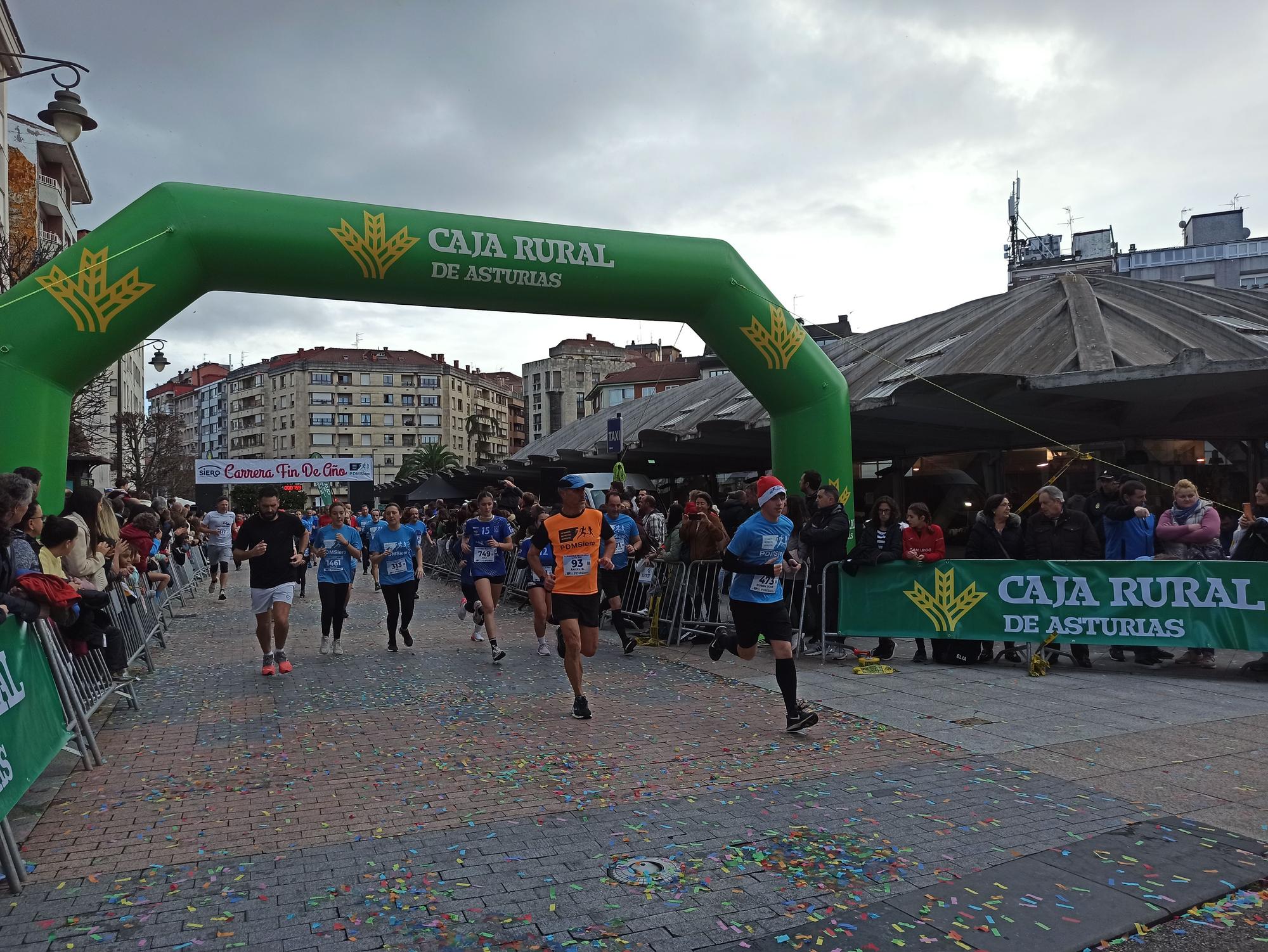 Casi 1.500 participantes disputan la carrera de Fin de Año de Pola de Siero