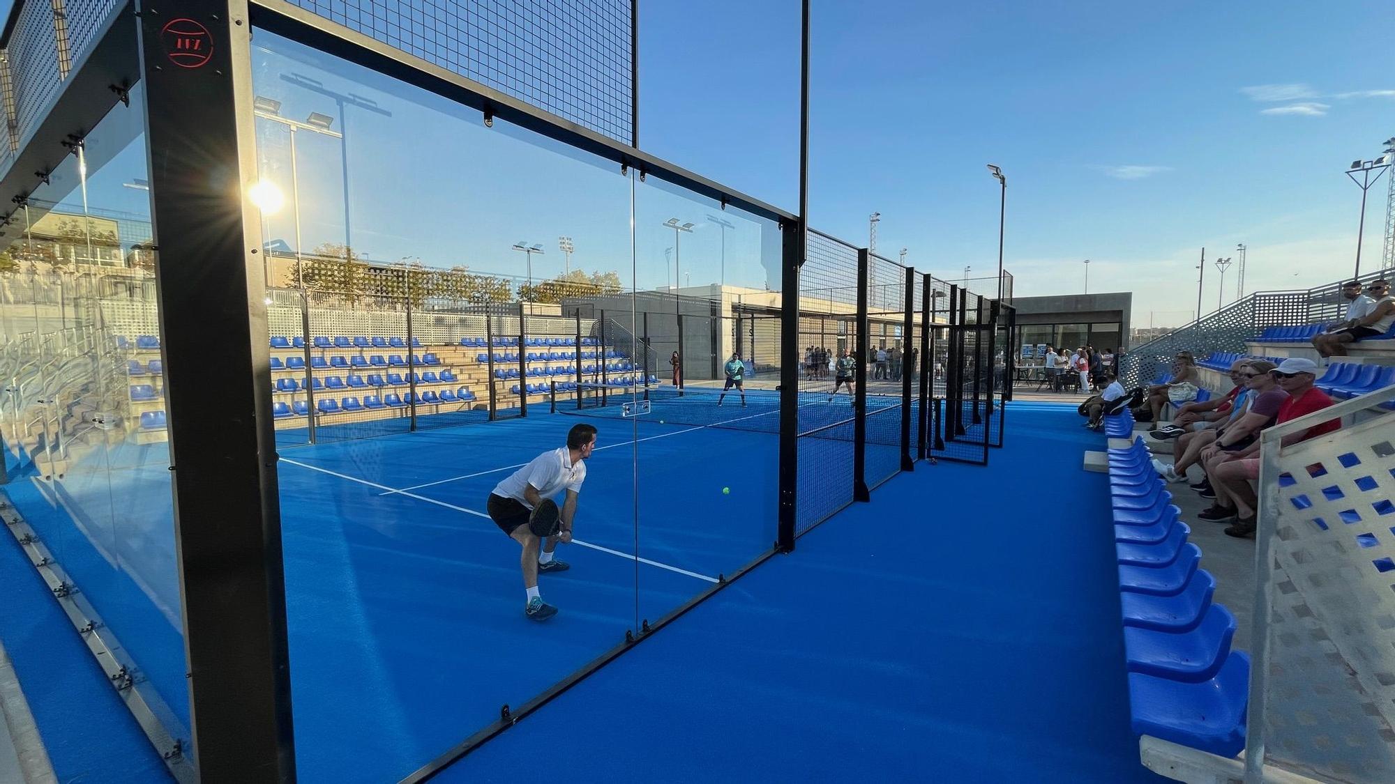 Reapertura de las pistas deportivas de pádel y frontenis en la Ciudad Deportiva de Torrevieja