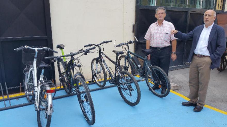 El Cabildo pone aparcamiento de bicis