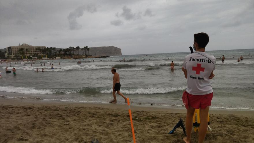 Nada nuevo bajo el sol: Eulen se queda el contrato de 1,9 millones de socorrismo en Dénia y Cruz Roja seguirá vigilando las playas de Xàbia