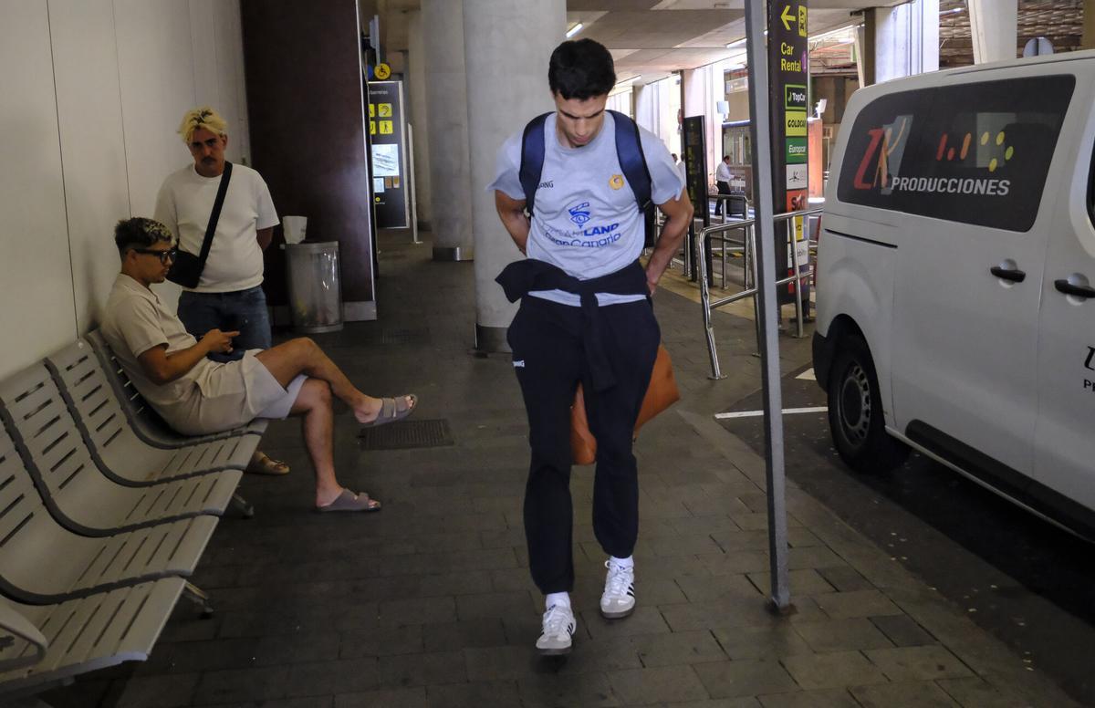 La llegada de los jugadores del CB Gran Canaria tras su descenso